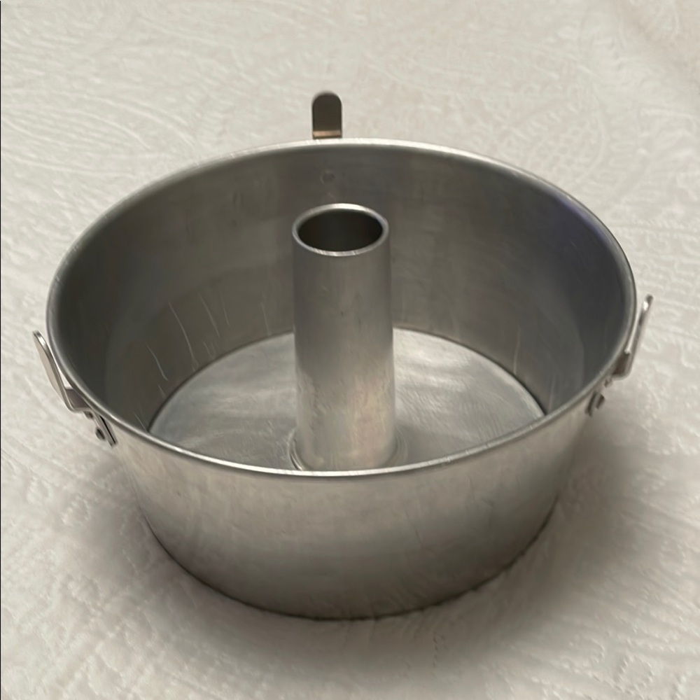 Vintage WORTHMORE Aluminum Angel Food Cake Pan Made in USA